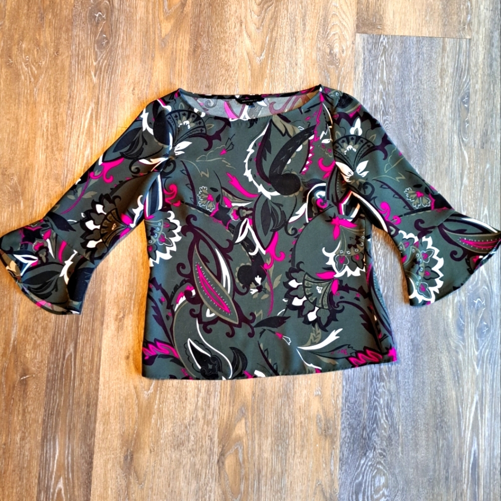 Small Banana Republic Green And Pink Blouse With Bell Sleeves